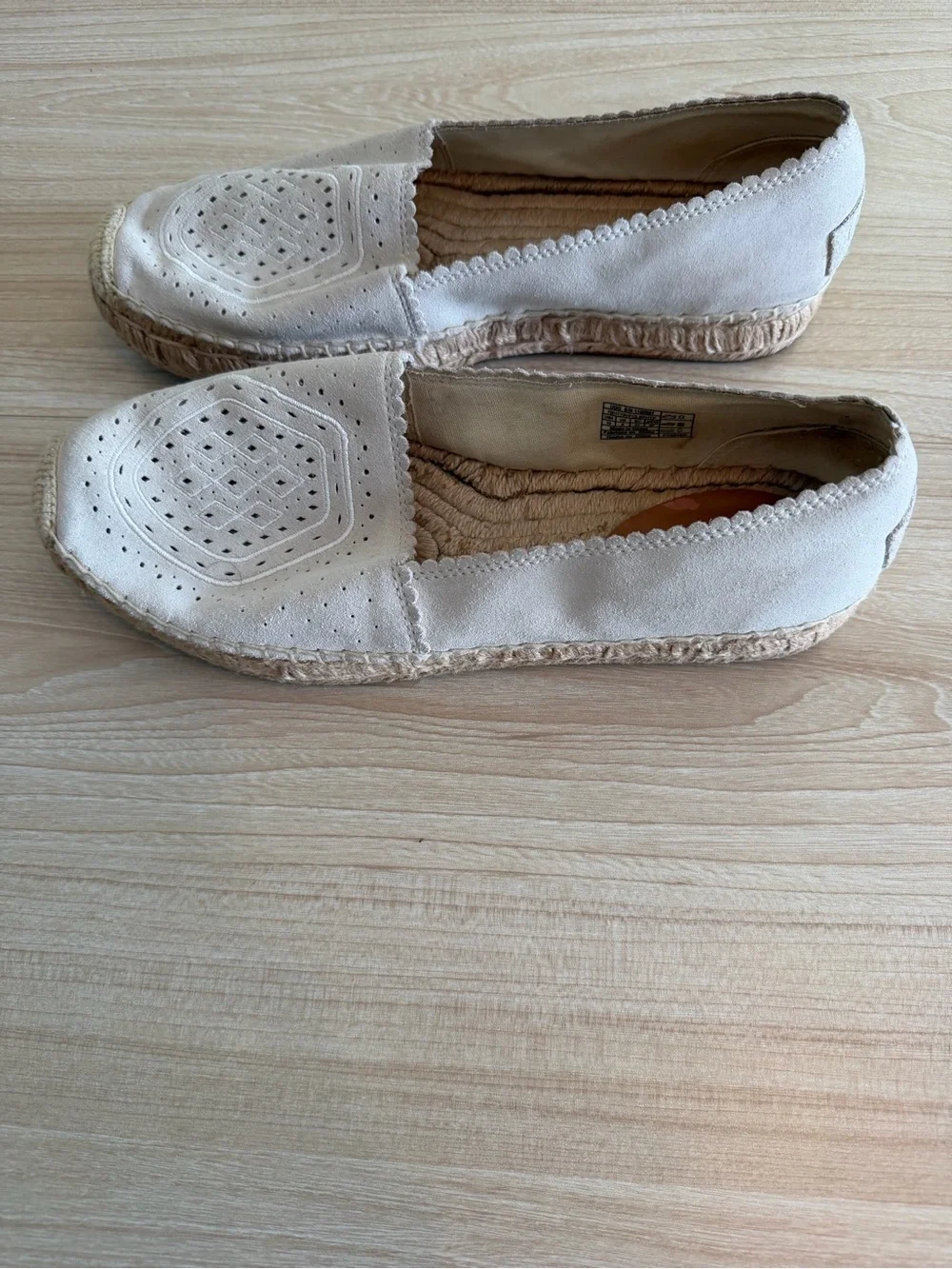 UGG Heidi Platform Espadrille Flats Suede Slip On Shoes. Size: 10.